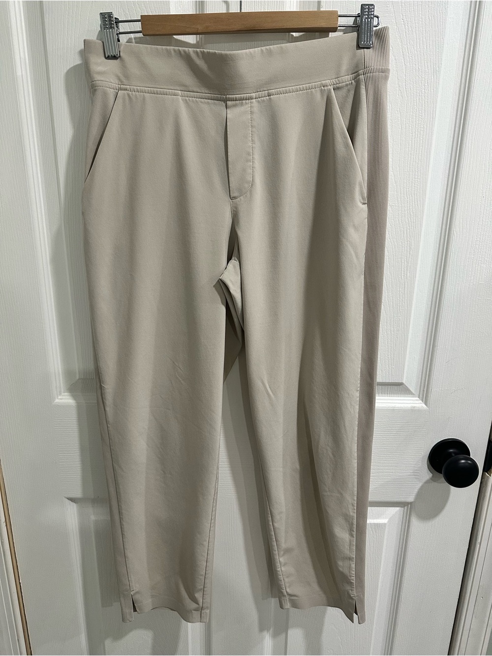 Women’s Athleta Mid-rise Brooklyn Ankle Length Pants Beige Sz 6P